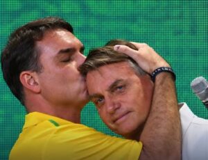 Flávio Bolsonaro confirma primeiro reencontro com o pai após autorização do STF